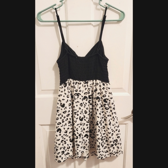 Patterned Mini Dress - Picture 3 of 6